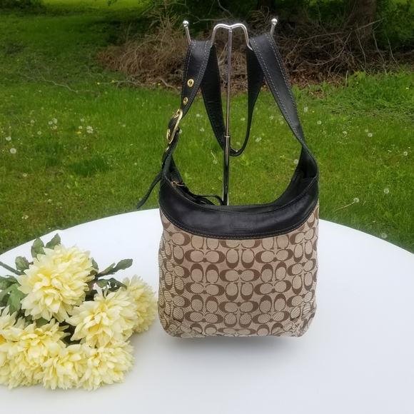 Coach Handbags - COACH PURSE WOMEN